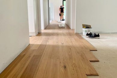 BODENVERLEGUNG VON VINYL, PARKETT, LAMINAT